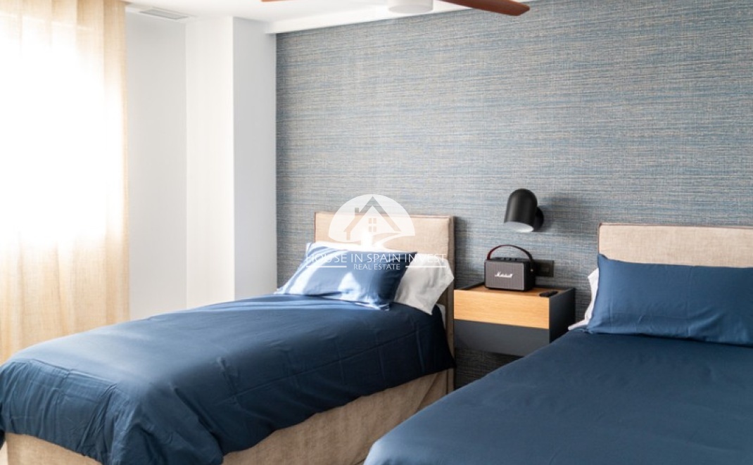 Resale - Apartment  - Orihuela Costa - La Zenia