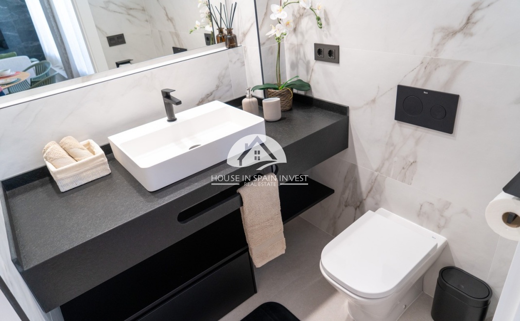 Resale - Apartment  - Orihuela Costa - La Zenia