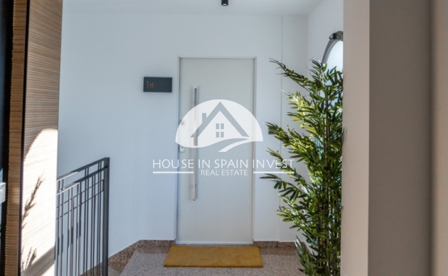 Resale - Apartment  - Orihuela Costa - La Zenia