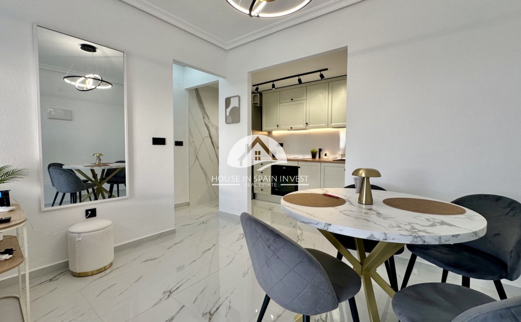 Resale - Apartment  - Orihuela Costa - Playa Flamenca