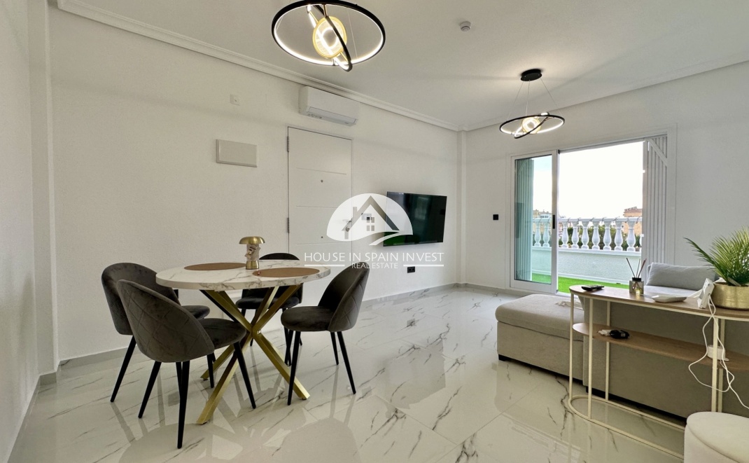 Resale - Apartment  - Orihuela Costa - Playa Flamenca