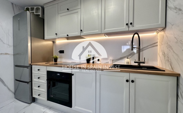 Resale - Apartment  - Orihuela Costa - Playa Flamenca