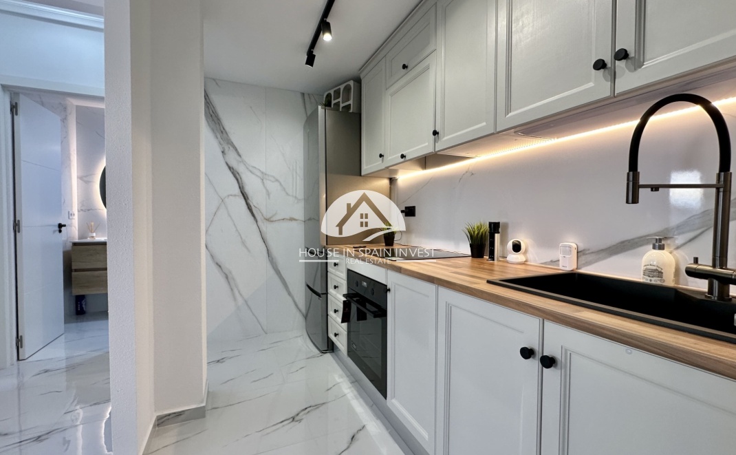 Resale - Apartment  - Orihuela Costa - Playa Flamenca