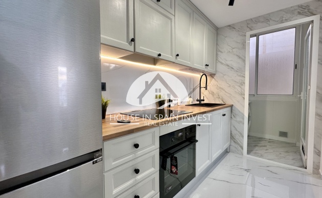 Resale - Apartment  - Orihuela Costa - Playa Flamenca