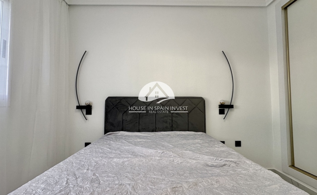 Resale - Apartment  - Orihuela Costa - Playa Flamenca