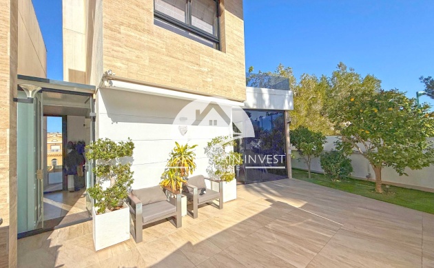 Herverkoop - Villa - Orihuela Costa - Villamartín