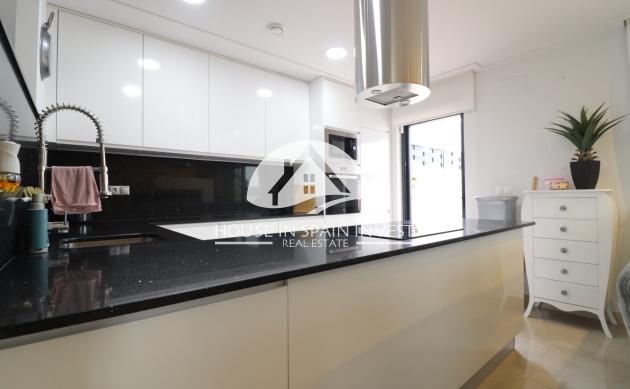 Herverkoop - Villa - Benijofar