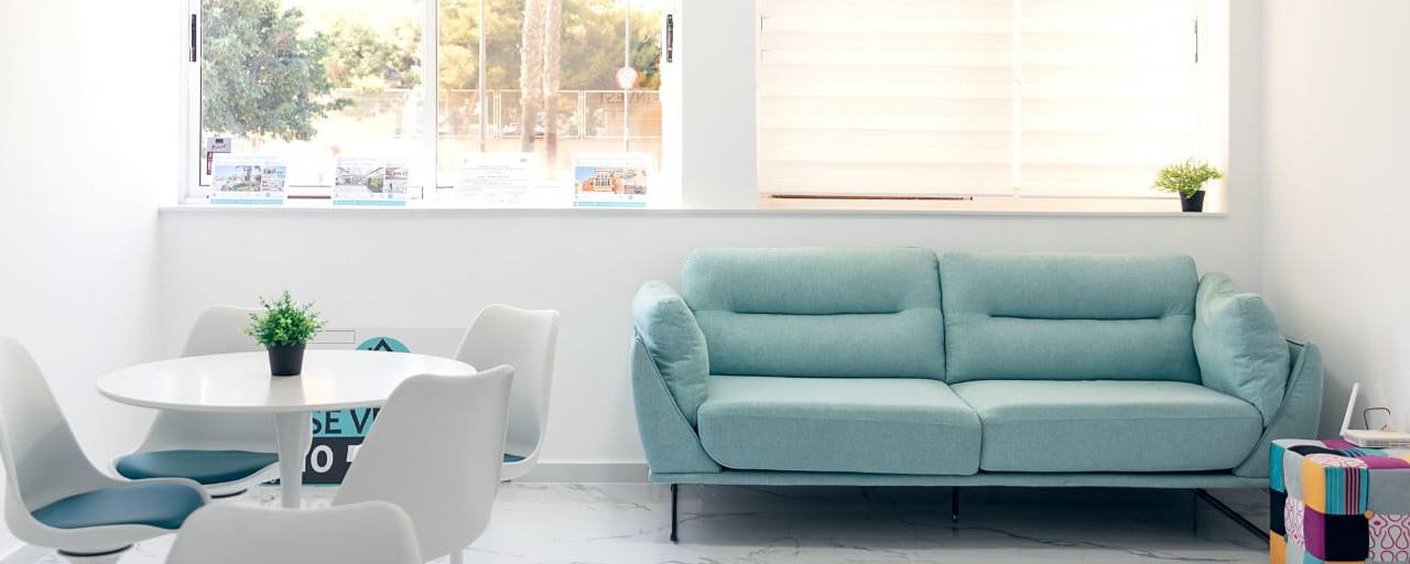 Empresa <small>House In Spain Invest</small>