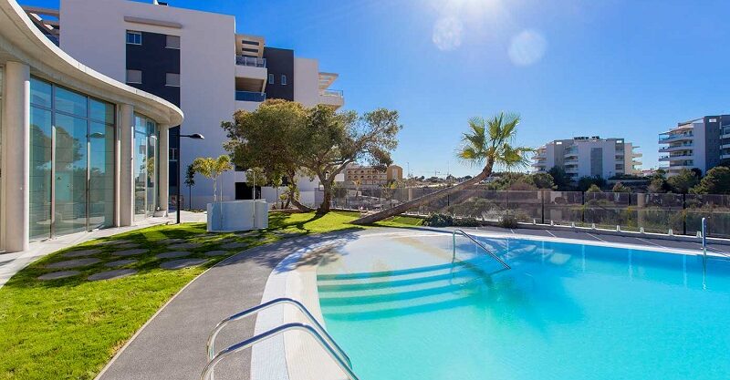 Se vende últimos apartamentos a estrenar en Res. Green Hills en Villamartín, Orihuela Costa.