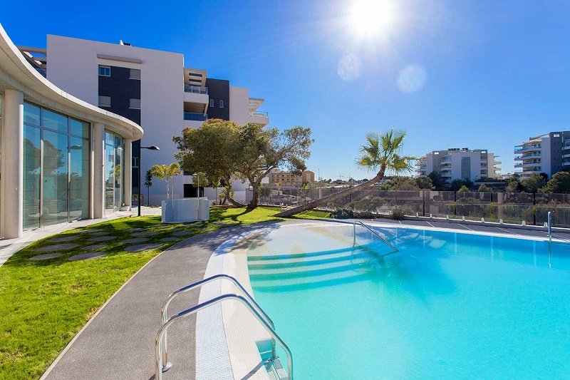 Last key-ready apartments for sale in a nice residential complex in Villamartin.