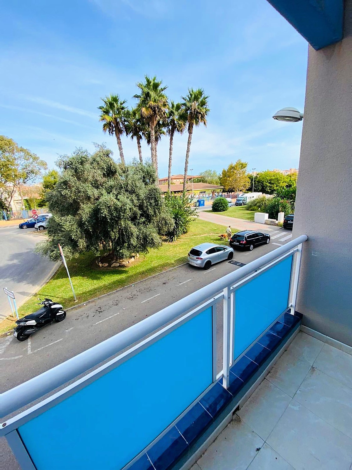 Modern apartment for sale within walking distance to Playa Del Cura, Torrevieja.