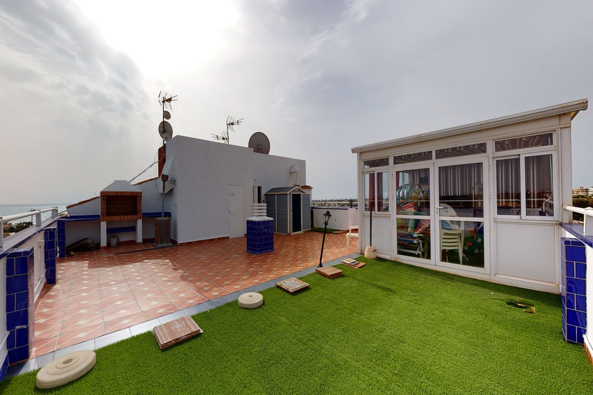 Beautiful renovated penthouse for sale near the beach in La Zenia, Orihuela Costa.