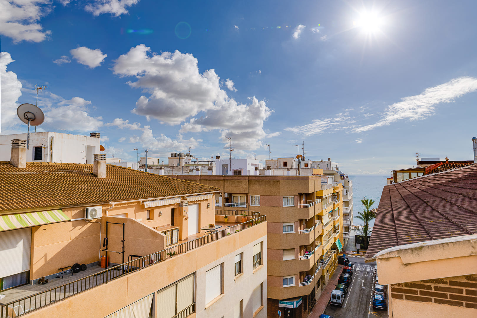 Penthouse for sale in the center of Torrevieja near the beaches and promenade.