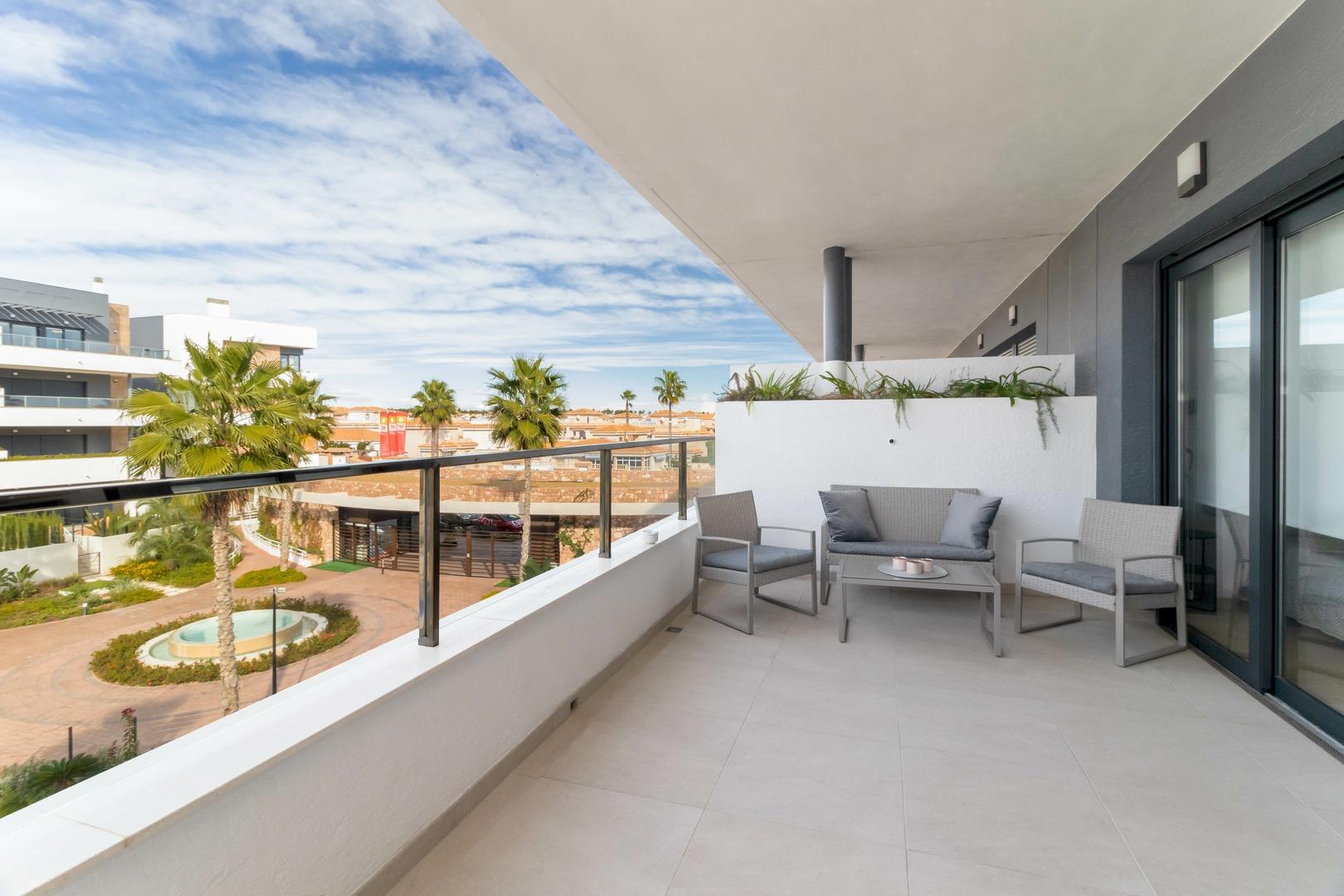Luxe appartement te koop in Flamenca Village in het hartje van Playa Flamenca.