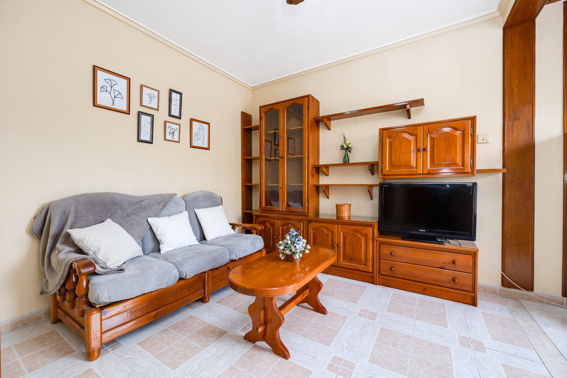 Apartment for sale near the beaches and the promenade in Torrevieja.