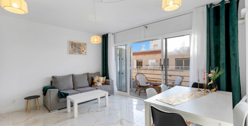 Renovated apartment for sale near the most beautiful sandy beach in La Mata, Torrevieja.